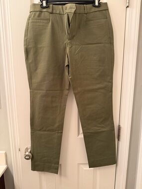 Banana Republic Sloan Curvy Fit Pants in Olive Green